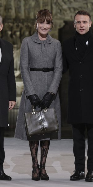 Καλσόν: Πότε είναι η σωστή στιγμή να το φορέσεις; Οι στιλίστριες απαντούν στο αιώνιο φθινοπωρινό δίλημμα