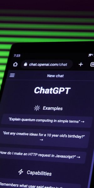 Με περισσότερους από 800 εκατομμύρια εβδομαδιαίους χρήστες παγκοσμίως, το ChatGPT αποτελεί ένα είδος ψηφιακού καθρέφτη της σύγχρονης ψυχής / UNSPLASH