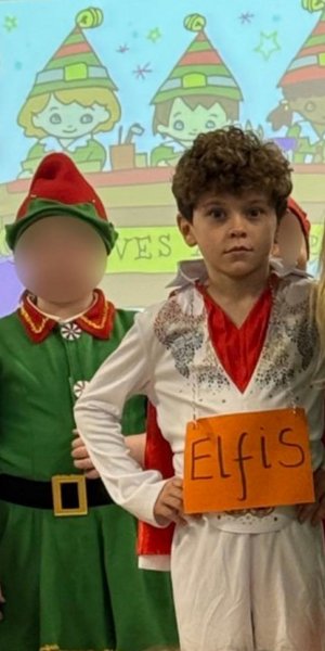 Μαθητής ντύθηκε... Έλβις αντί για ξωτικό 