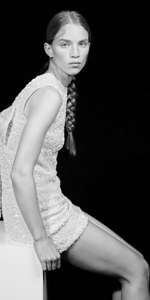 Το glam και ρομαντικό φόρεμα από τα Η&Μ που έχει γίνει viral στο TikTok -Κυκλοφορεί σε τρία χρώματα