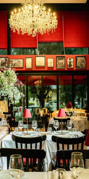 Πού θα βγεις φέτος τα Χριστούγεννα; Τα 5 μαγαζιά που πρέπει να βάλεις στη γιορτινή σου λίστα