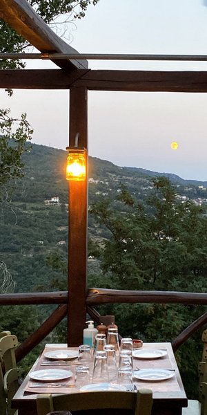 Μαγαζί για φαγητό στο Πήλιο