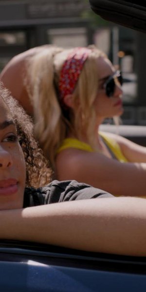 Στιγμιότυπο από την σειρά «Τζίνι και Τζόρτζια»