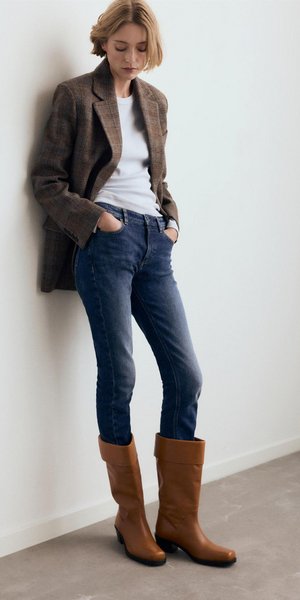 Οι μπότες από τα Mango που αξίζουν μια θέση στη χειμερινή γκαρνταρόμπα -Έχουν κάνει θραύση στις εκπτώσεις