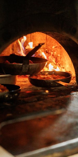 ξυλόφουρνος μαγειρική τηγάνια Pharaoh εστιατόριο Αθήνα