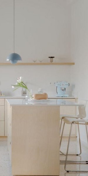 Πώς ένα ξεχασμένο διαμέρισμα έγινε ένα σύγχρονο, φωτεινό σπίτι