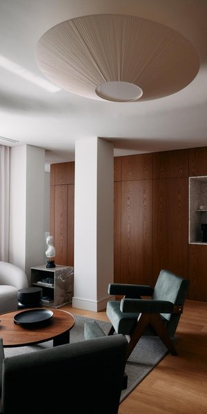 Μια μοντέρνα κατοικία του ’80 στο Πανόραμα Θεσσαλονίκης διαμορφώνεται σε πρότυπη δερματολογική κλινική από το Studio Kisko