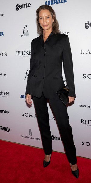 Στα 57 της, η Κρίστι Τέρλινγκτον μοιράζεται τις συνήθειες που την κρατούν φρέσκια