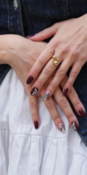 Περιποιημένα νύχια  