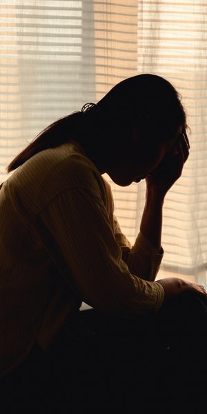 Οι 10 φράσεις που δείχνουν ότι μια γυναίκα έχει σταματήσει να διεκδικεί την ευτυχία της