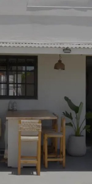 Μια αρχιτέκτονας έχτισε το σπίτι της στη βεράντα των γονιών της