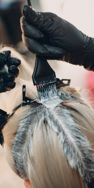 Βαφή μαλλιών