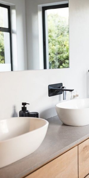 Ο λευκός νιπτήρας ανήκει στο παρελθόν: Το trend του 2026 που αλλάζει το μπάνιο