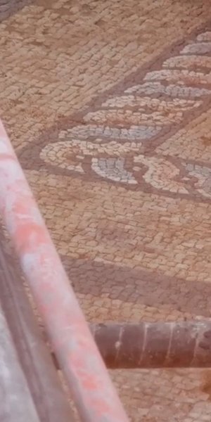 Αποκαλύφθηκε τυχαία αρχαίο ψηφιδωτό στην οδό Ευριπίδου, στην καρδιά της Αθήνας