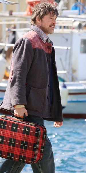 Στιγμιότυπο από τα γυρίσματα του Μπραντ Πιτ στην Ύδρα