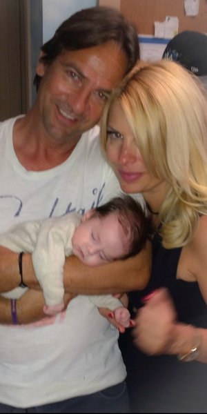 Ελένη Μενεγάκη: Οι οικογενειακές φωτογραφίες με τον Μάκη Παντζόπουλο για τη Μαρίνα