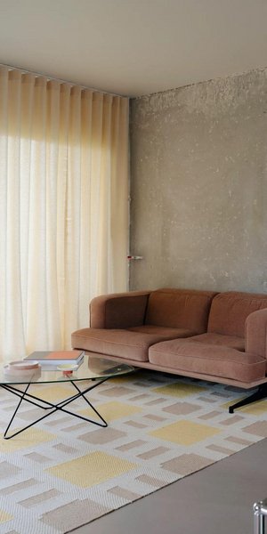 51 τ.μ. γεμάτα ιδέες: Η αρχιτέκτονας που μετέτρεψε το σπίτι της σε υπόδειγμα λειτουργικού design