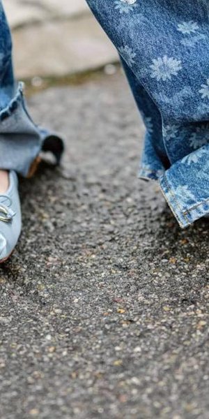 μπαλαρινες σιελ με τετραγωνη μυτη και τζιν παντελονι