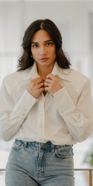 Η σχεδιάστρια μόδας Νάντια Ράπτη εξηγεί ποιο μαγιό κολακεύει τις περισσότερες γυναίκες