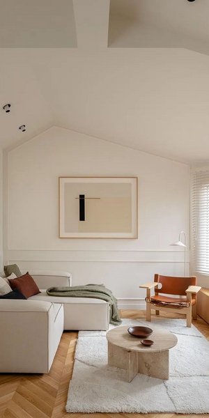 Πώς μια σκοτεινή σοφίτα 50 τ.μ. έγινε ένα φωτεινό, σύγχρονο σπίτι με έξυπνη ανακαίνιση