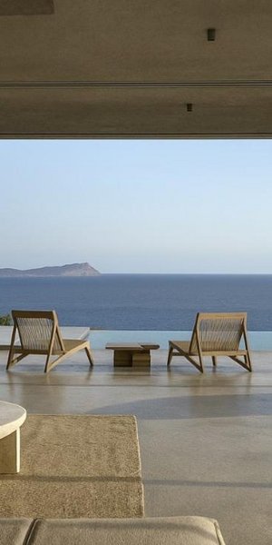 Οι όψεις του σπιτιού προς τον νότο έχουν μεγαλύτερα ανοίγματα/ Φωτογραφία: Onus Architecture Studio