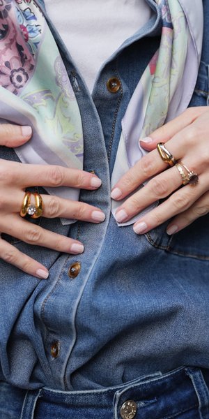 Η νέα τάση στα νύχια που θα βλέπουμε παντού μέχρι το Πάσχα