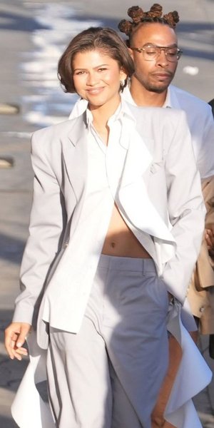 η ζενταγια με βερμουδα και σακακι 