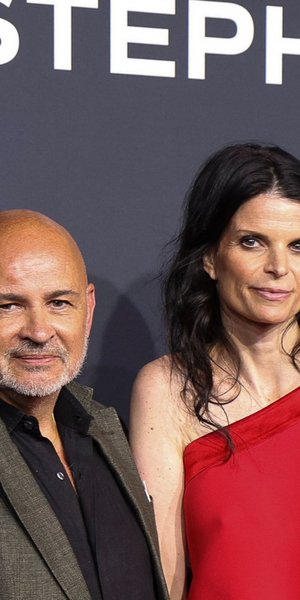 Η Αθηνά Ωνάση με τον ηθοποιό Φρέντρικ Ντουλκ στην επίδειξη μόδας