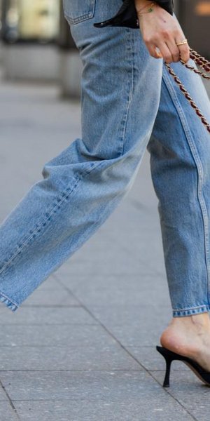Πώς να συνδυάσετε τα cropped jeans για το γραφείο, το ταξίδι ή το Σαββατοκύριακο