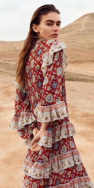 εμπριμε φορεματα με βολαν για αγορα