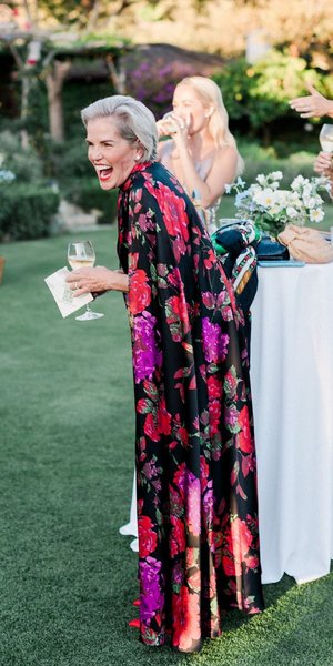 Μαμά του γαμπρού ή της νύφης; Πώς να ντυθείτε κομψά την ημέρα του γάμου