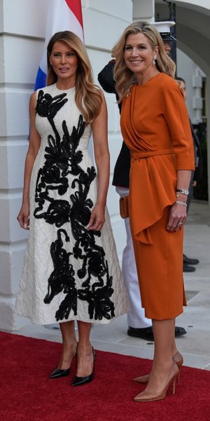 Η Μελάνια Τραμπ υποδέχτηκε στον Λευκό Οίκο τη βασίλισσα Μαξίμα