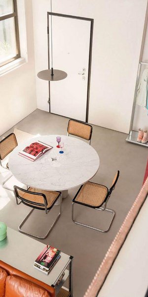 Από σκοτεινό γραφείο σε σύγχρονο, στιλάτο διαμέρισμα: Η avant-garde μεταμόρφωση ενός χώρου 45 τ.μ.