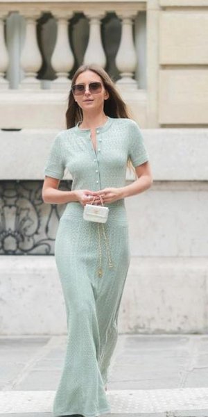 Από φλοράλ μέχρι prints: Τα φορέματα της άνοιξης που θα λατρέψετε