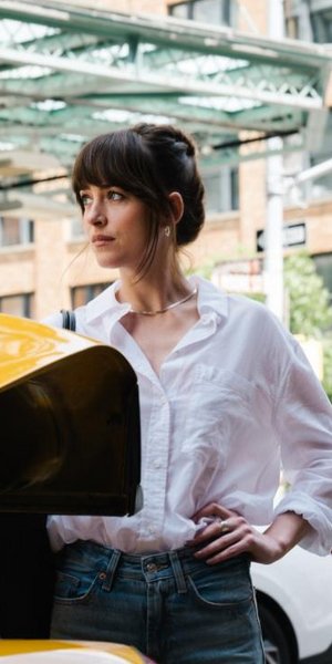 Η Ντακότα Τζόνσον στη ταινία του Netflix/Φωτογραφία: IMDB