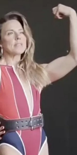 τραγουδίστρια