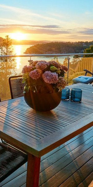 Αυτά τα 6 πράγματα θα κάνουν ακόμη και τις μεγαλύτερες βεράντες να φαίνονται μικρές και στριμωγμένες, λένε οι σχεδιαστές