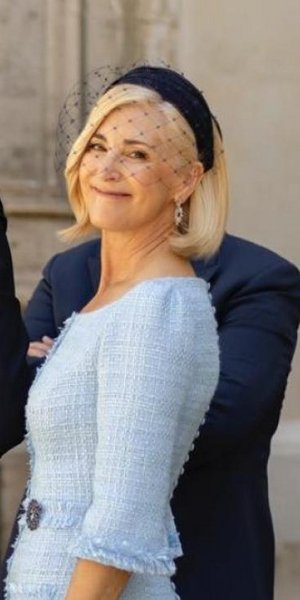Μια Ισπανίδα πεθερά που ξεχώρισε σε χειμωνιάτικο γάμο/Φωτογραφία: Instagram/alejandrodemigueloficial