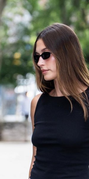 Ποια παπούτσια να φορέσετε με κάπρι παντελόνι για τις πιο κομψές καλοκαιρινές εμφανίσεις