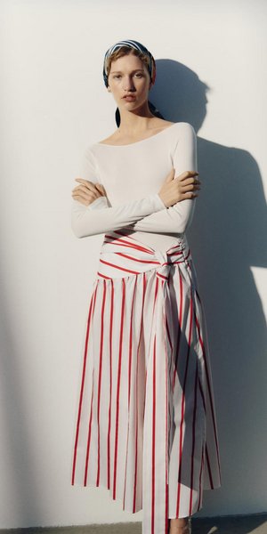 5 κομψές φούστες από τα H&M που συνδυάζονται με όλα και φοριούνται παντού