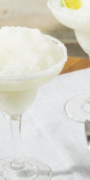 Η Αθήνα πίνει frozen margaritas: 5 στέκια για να απολαύσετε το απόλυτο καλοκαιρινό cocktail