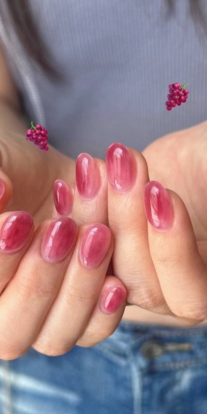 Τα «Grape Peel Nails» είναι η νέα εμμονή από την Κορέα -Χαρίζουν λαμπερά, διάφανα νύχια