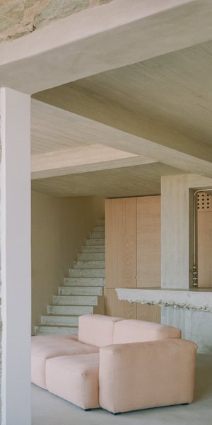 Ένα σπίτι στην Τήνο που μοιάζει ημιτελές -Κι όμως, είναι σχεδιασμένο μέχρι την τελευταία λεπτομέρεια