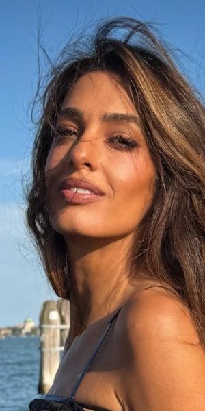 Η Αμάλ Κλούνεϊ υιοθέτησε το ιδανικό καστανό στα μαλλιά της για το φθινόπωρο