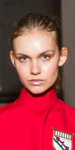 Το λάθος που κάνουν όλες με το bronzer: 3 tips για να βρείτε αυτό που ταιριάζει στην επιδερμίδα σας