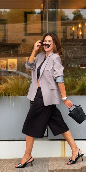 Η Ναταλία Δραγούμη δείχνει το ιδανικό look για τον μεταβατικό καιρό