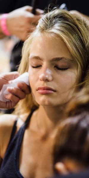 Ενυδατική κρέμα: Πώς να επιλέξετε την κατάλληλη για την επιδερμίδα σας