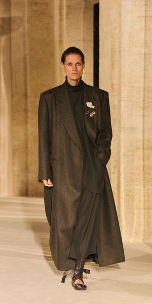Massimo Dutti: Η νέα συλλογή απογειώνει τον μινιμαλισμό -7 κομμάτια που αξίζουν μια θέση στην γκαρνταρόμπα σας