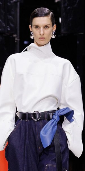 Ο Givenchy δίνει νέα πνοή στο διαχρονικό πουκάμισο -Η κομψή λεπτομέρεια που κάνει τη διαφορά